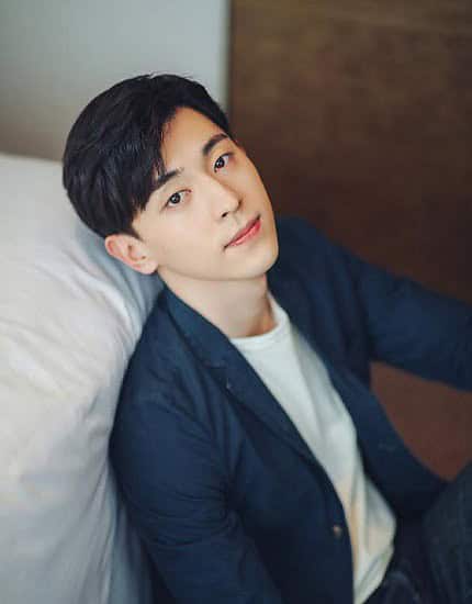 Biodata dan Profil Aktor Deng Lun / Allen Deng / 邓伦