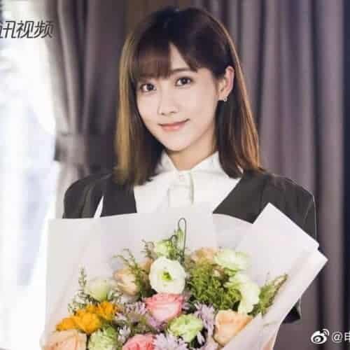 Dibintangi Pan Yueming dan Wang Ou, Proses Syuting Drama "Dream House" Telah Berakhir Melalui akun weibonya, drama "Dream House / 理想的房子" mengumumkan bahwa proses syuting mereka secara resmi telah berakhir. Dibintangi Pan Yueming dan Wang Ou, Proses Syuting Drama "Dream House" Telah Berakhir