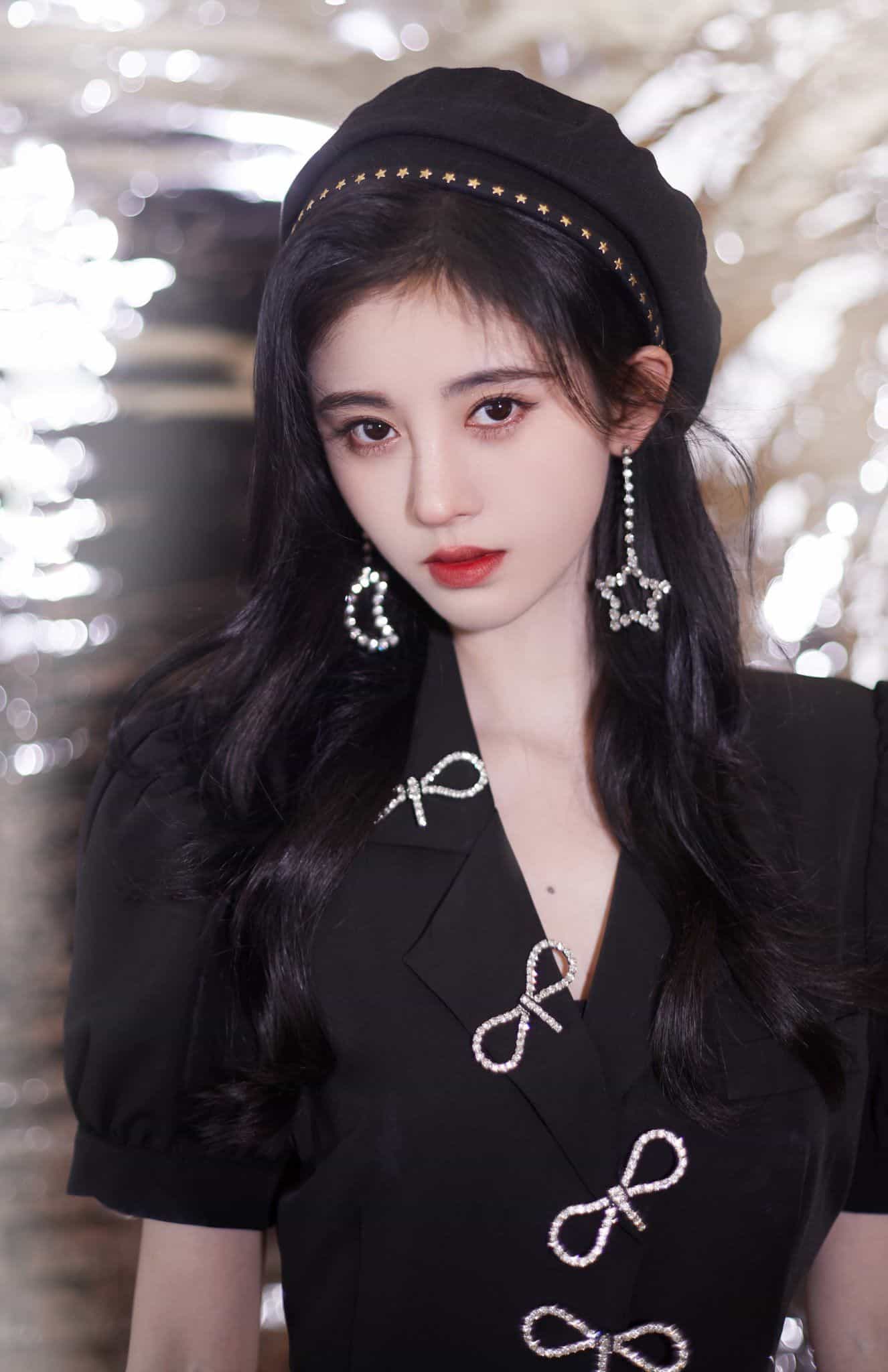 Biodata dan Profil Aktris Dan Penyanyi Ju Jing Yi (鞠婧祎) Serial TV: Biodata dan Profil Aktris Dan Penyanyi Ju Jing Yi (鞠婧祎)