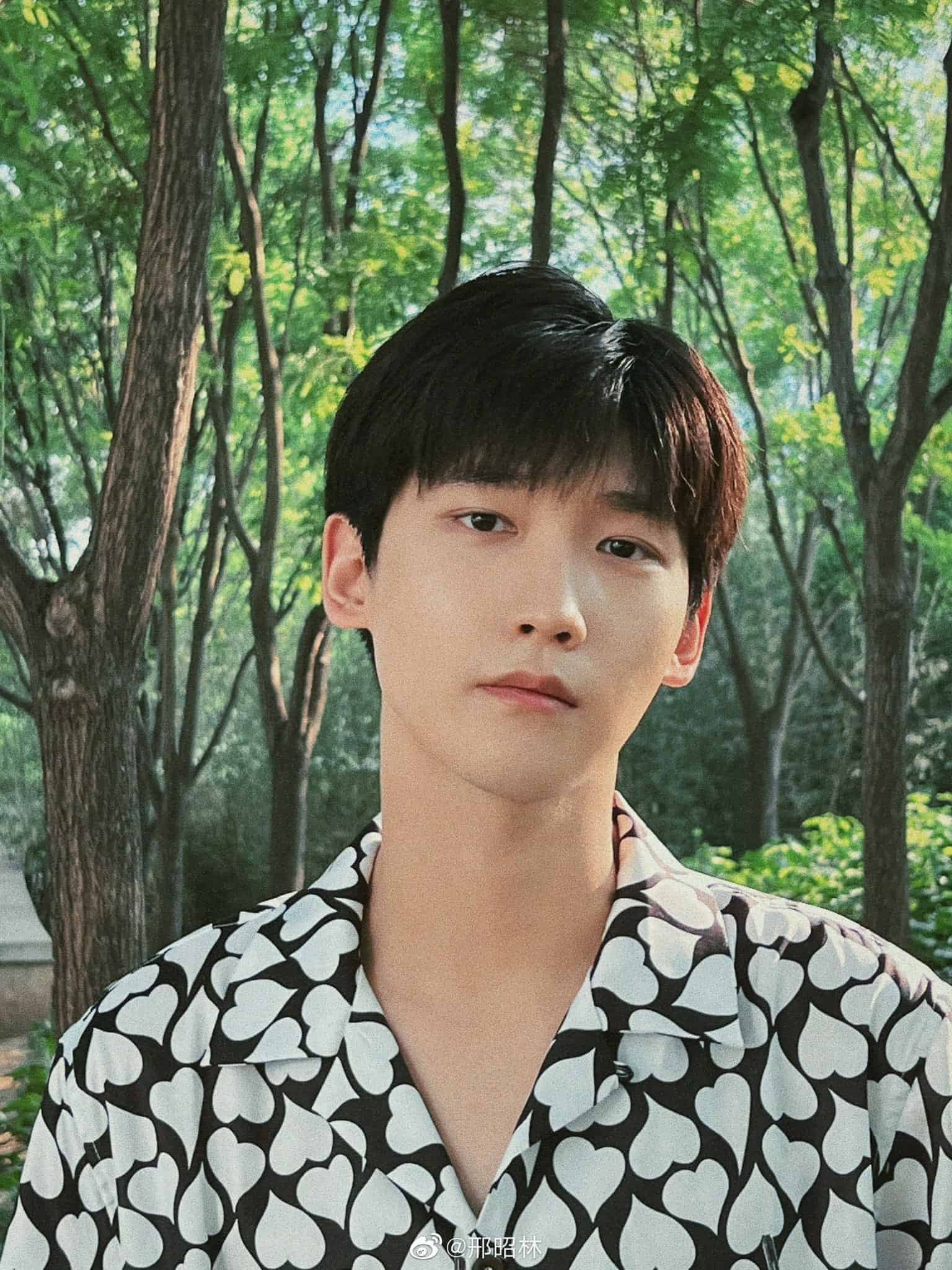 Kumpulan Potret Aktor Tiongkok Spesial Festival Perahu Naga Festival Perahu Naga merupakan salah satu dari festival penting dalam kebudayaan dan sejarah Tiongkok. Dalam bahasa Tionghoa, Festival Perahu Naga disebut sebagai Duanwu Jie (Hanzi: 端午节, Pinyin: Duānwǔ jié). Kumpulan Potret Aktor Tiongkok Spesial Festival Perahu Naga