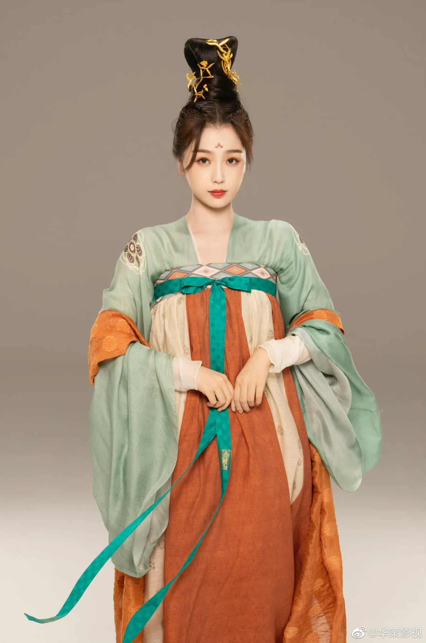 Potret Esther Yu (Yu Shuxin) Untuk Drama "Love Between Fairy And Devil