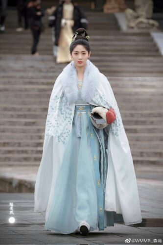 Potret Xing Fei Saat Syuting Untuk Drama "Fu Lian Nian 覆流年" Yang Dibintangi Bersama Zhai Zilu