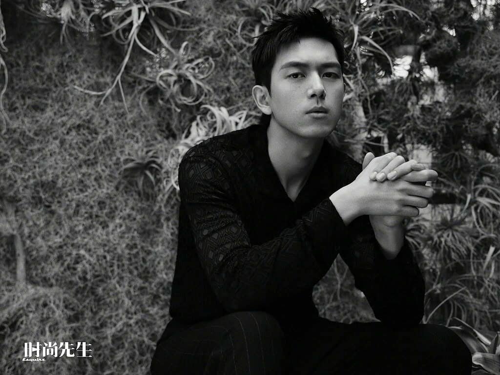 Tionghoa Org - Li Xian di Pemotretan Sampul Majalah Esquire China Edisi Oktober 2022 - 4