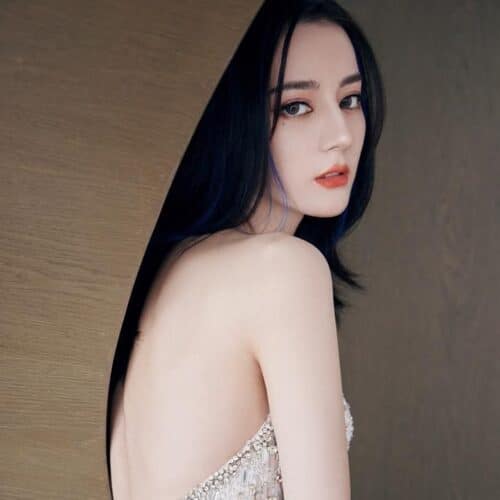 Potret Dilraba Dilmurat Untuk Acara Merek Kronenbourg 1664 Dilraba Dilmurat / Dilireba hadiri acara streaming langsung untuk merek Kronenbroug 1664 beberapa hari lalu. Tionghoa Org - Potret Dilraba Dilmurat Untuk Acara Merek Kronenbourg 1664 - 5