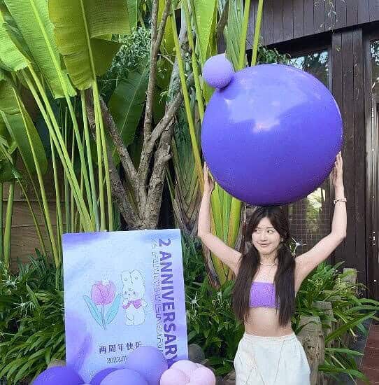 Zhao Lusi Rayakan Ulang Tahun Ke-2 Studionya