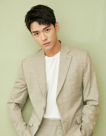 Tionghoa Org - Dituduh Mengujungi Kuil di Jepang, Gong Jun & Studionya Membantah Rumor Tersebut - 1