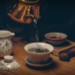 Khasiat Menakjubkan Teh Tieguanyin (铁观音) Tieguanyin (Hanzi: 铁观音, Pinyin: Tiě guānyīn) termasuk salah satu jenis teh oolong yang terkenal di Tiongkok. Cara Menyeduh Teh Hijau Tiongkok (绿茶)