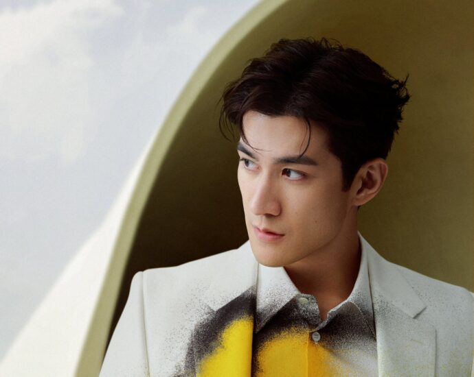 Tionghoa Org - Li Zhiting (Aarif Rahman) Dalam Pemotretan Sampul Majalah LEON China Edisi Agustus 2022 - 1