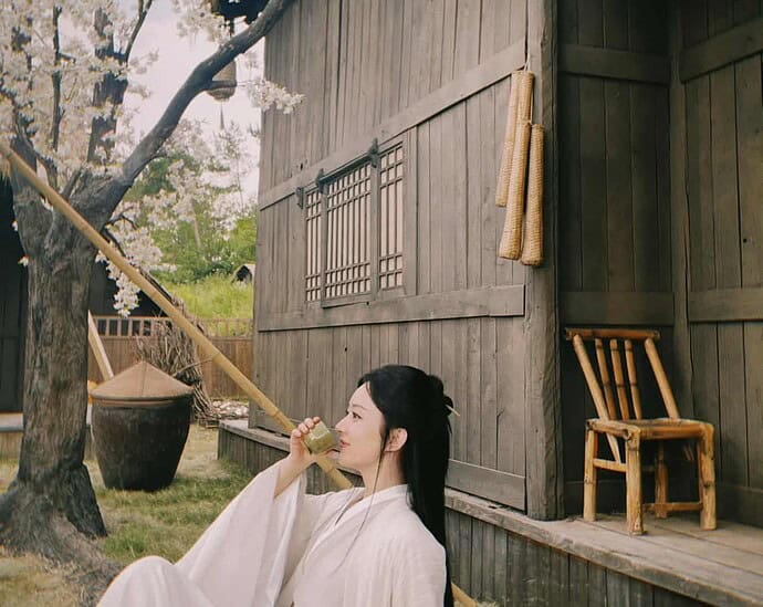 Potret Zhao Liying Dari Lokasi Syuting Drama Xianxia “The Legend of Shen Li” Studio Zhao Liying membagikan foto di balik layar dari lokasi syuting drama xianxia yang dibintangi Zhao Liying bersama Lin Gengxin, “The Legend of Shen Li / Yu Feng Xing / 与凤行” Tionghoa Org - Potret Zhao Liying Dari Lokasi Syuting Drama Xianxia “The Legend of Shen Li” - 1