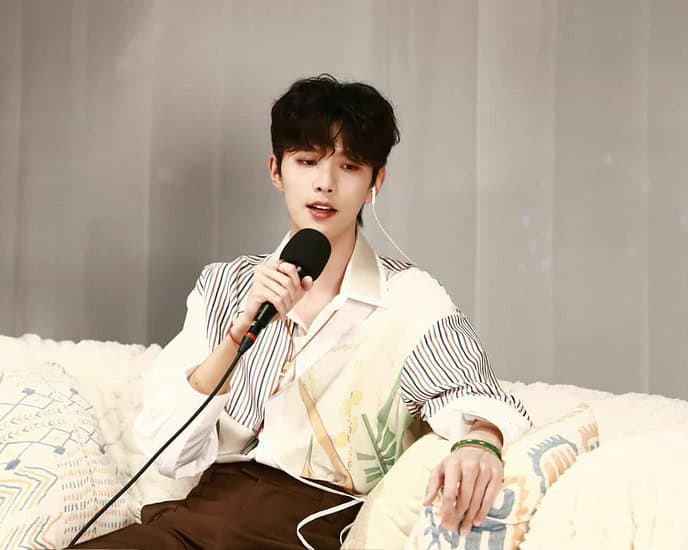 Tionghoa Org - Studio Wang Jingxuan Bagikan Foto Saat Mengadakan Siaran Langsung Ulang Tahunnya - 4