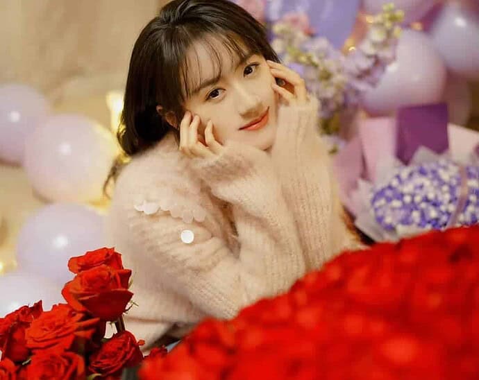 Yuan Bingyan Bagikan Potretnya Saat Rayakan Ulang Tahunnya Yang Ke-30 Kemarin Crystal Yuan / Yuan Bingyan bagikan potretnya saat rayakan ulang tahunnya yang ke-30 kemarin. Tionghoa Org - Yuan Bingyan Bagikan Potretnya Saat Rayakan Ulang Tahunnya Yang Ke-30 Kemarin - 5