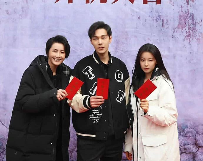 Dibintangi Li Yuan, Li Jiaxin & Yuan Hao, Drama “Disappearing Traces” Telah Menggelar Upacara Syuting Drama ketegangan investigasi kriminal “消散的痕迹 / Disappearing Traces” yang dibintangi Li Yuan, Li Jiaxin & Yuan Hao telah menggelar upacara syutingnga beberapa hari lalu. Tionghoa Org - Dibintangi Li Yuan, Li Jiaxin & Yuan Hao, Drama “Disappearing Traces” Telah Menggelar Upacara Syuting - 4