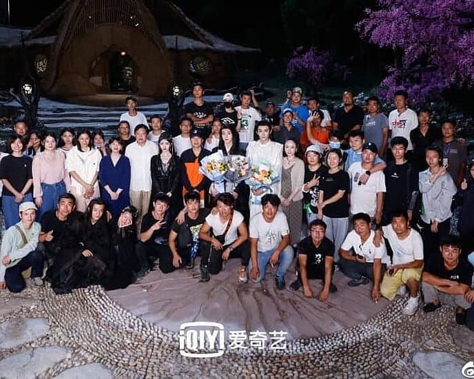 Tionghoa Org - Drama Romansa Fantasi “Hua Rong” Yang Dibintangi Ju Jingyi & Guo Junchen Telah Menyelesaikan Syuting - 3