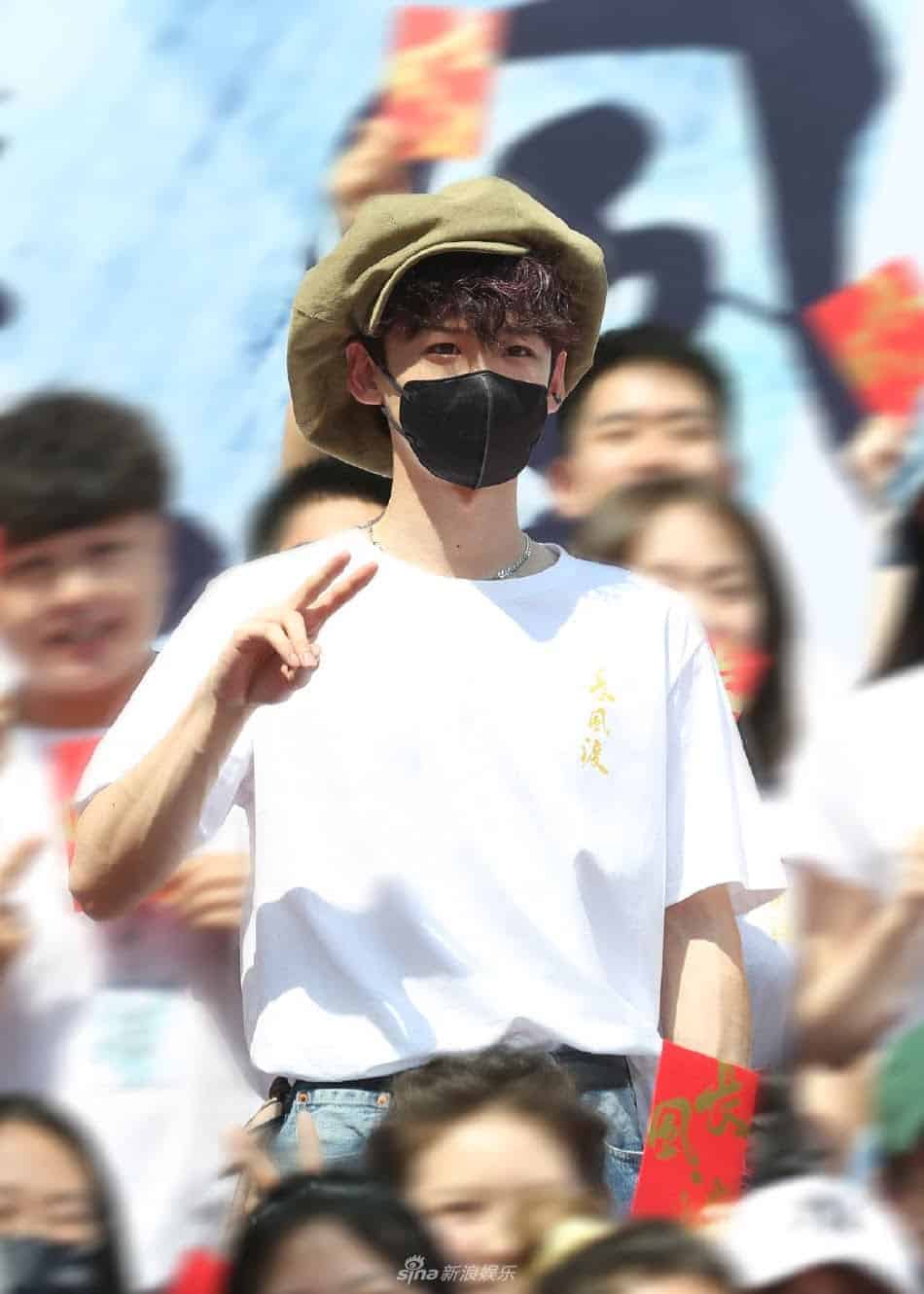 Potret Bai Jingting Saat Syuting Drama Barunya “Chang Feng Du 长风渡” Potret Bai Jingting saat syuting drama barunya “Chang Feng Du / 长风渡” yang dibintanginya bersama Song Yi. Tionghoa Org - Potret Bai Jingting Saat Syuting Drama Barunya “Chang Feng Du 长风渡” - 1