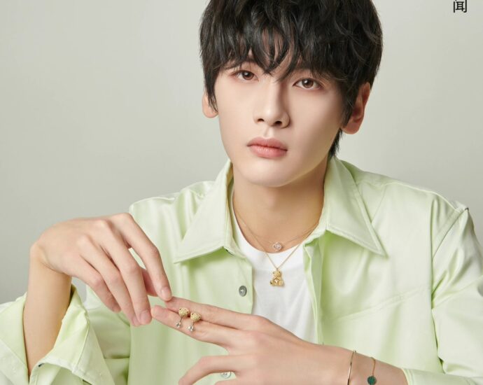 Tionghoa Org - Potret Zhai Xiaowen Untuk Swarovski - 2