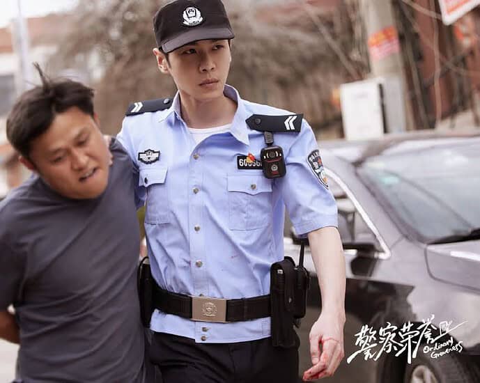 Tionghoa Org - Potret Zhang Ruoyun Dengan Baju Polisi Dalam Drama “Ordinary Greatness” - 4