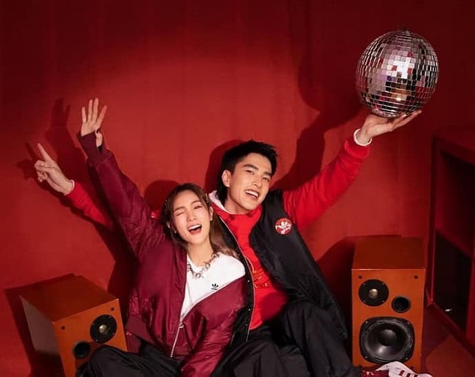 Reunian Lagi, Tseng Jing Hua & Gingle Wang Dalam Pemotretan Untuk Adidas Edisi Tahun Baru Imlek Dua aktor Taiwan Gingle Wang & Tseng Jinghua kembali reuni dalam pemotretan terbarunya untuk merek Adidas edisi tahun baru imlek. Tionghoa Org - Reunian Lagi, Tseng Jing Hua & Gingle Wang Dalam Pemotretan Untuk Adidas Edisi Tahun Baru Imlek - 4