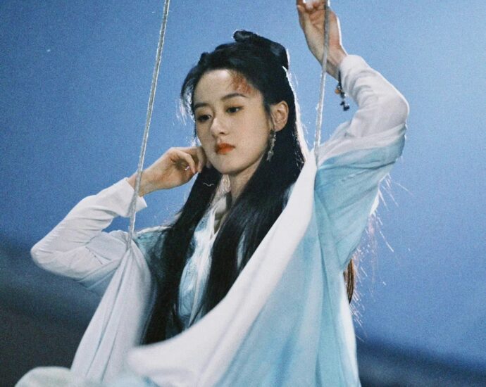 Yuan Bingyan Bagikan Potret Dari Hari ke-100 Pembuatan Drama “The Emperors Love” Yuan Bingyan membagikan foto dari hari ke-100 pembuatan drama “The Emperors Love”. Tionghoa Org - Yuan Bingyan Bagikan Potret Dari Hari ke-100 Pembuatan Drama “The Emperors Love” - 1