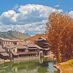 Sikap & Perilaku Manusia 傲慢的态度一向是从无知而长出来的。 Sikap congak sombong selalu timbul dari kebodohan 明智的人改变思想,愚笨的人从来不会 Seorang bijak merubah pemikirannya, orang bodoh tidak akan pernah. 只有庸才认为自己是最好的。 Hanya orang setengah pintar merasa dirinya paling pintar. 世界上麻烦的是,笨的人太自信 而智慧的人充满疑问。 Yang menyulitkan didunia ini adalah yang bodoh sangat meyakini dan yang cerdik penuh keraguan 能觉悟自己的无知,是走向知识的大步伐。 Menyadari kebodohannya diri sendiri adalah suatu langkah besar menuju pengetahuan . Sikap & Perilaku Manusia